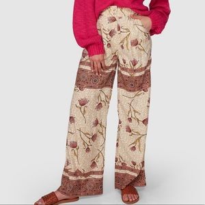NWOT🌼Billabong Drift Away Pants